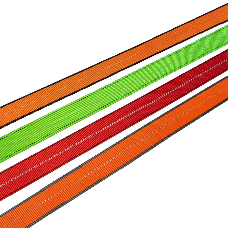 Svetleč poliestrski trak
